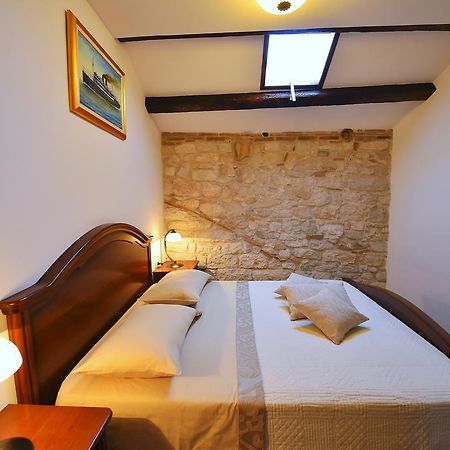 Antique Apartment Arsenale Rovinj Zewnętrze zdjęcie